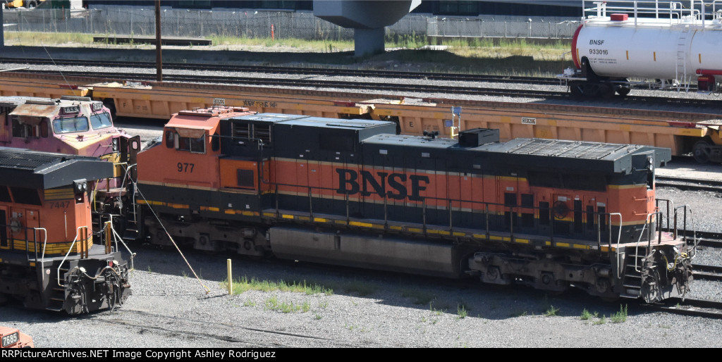 BNSF 977